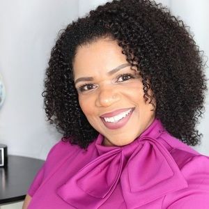 Meet your Posher, Debra